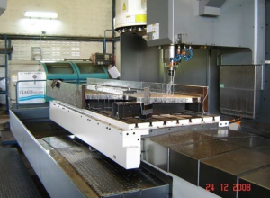 machines_15_vertical_machining_center_01